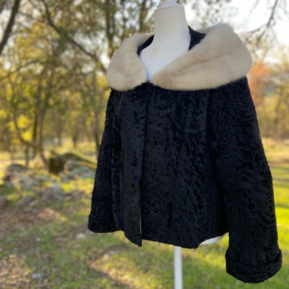 Vintage | 1950’s Persian Lamb & Mink Collar Cropped Swing Jacket - Picture 3 of 16